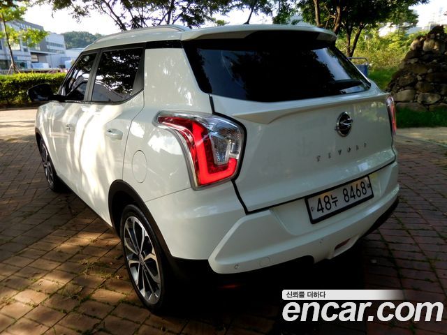 SsangYong Tivoli 2017 thumb 4