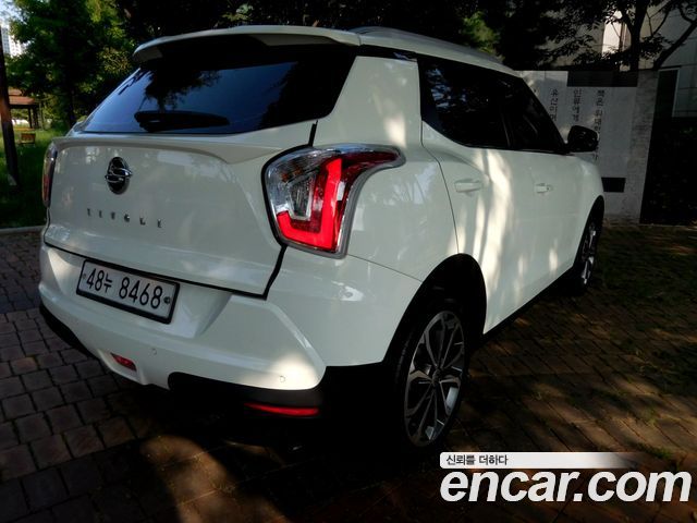 SsangYong Tivoli 2017 thumb 6