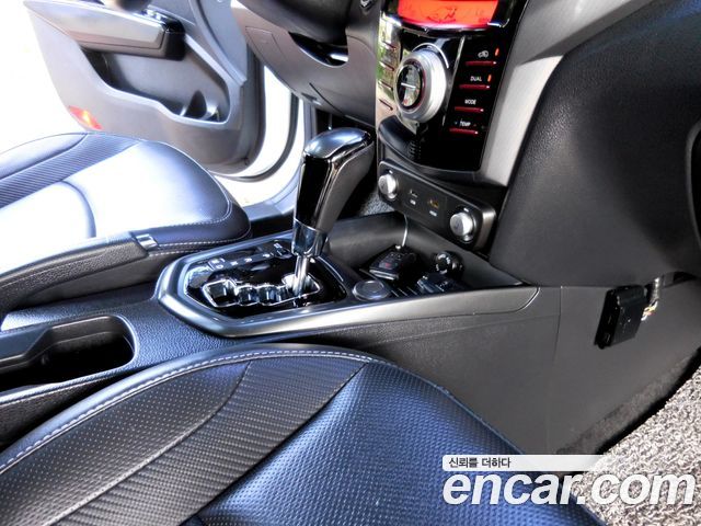 SsangYong Tivoli 2017 thumb 10