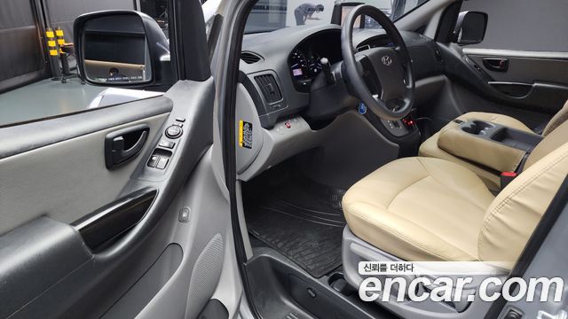 Hyundai Starex 2017 thumb 10