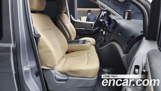 Hyundai Starex 2017 thumb 12