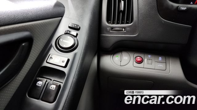 Hyundai Starex 2017 thumb 11