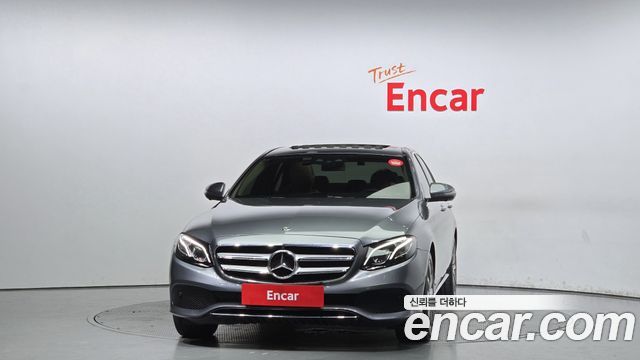 Mercedes-Benz E-Class 2019 thumb 4