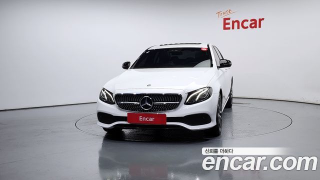 Mercedes-Benz E-Class 2020 thumb 3