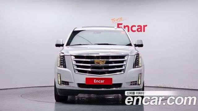 Cadillac Escalade 2018 thumb 3