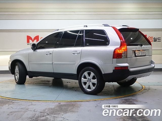 Volvo XC90 2010 thumb 3