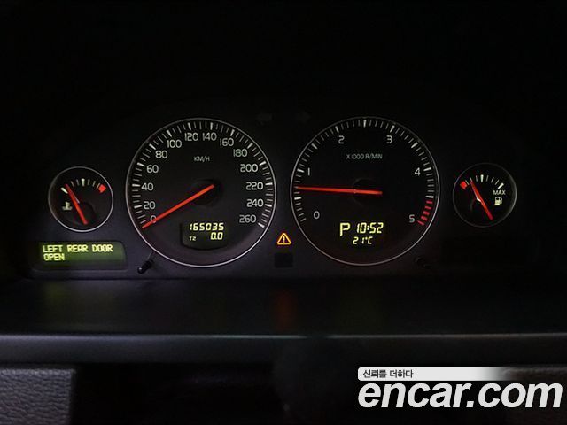 Volvo XC90 2010 thumb 8
