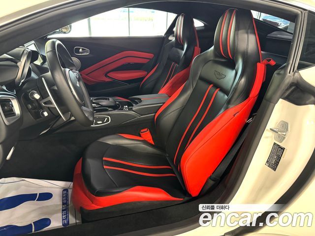 Aston Martin Vantage 4.0T V8 2019 thumb 8