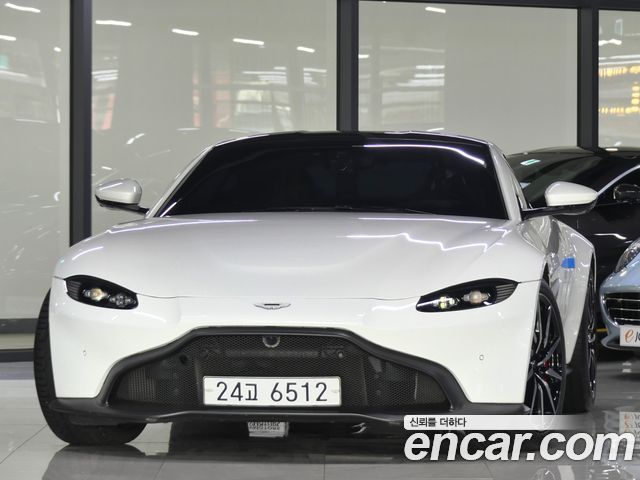 Aston Martin Vantage 4.0T V8 2019 thumb 11