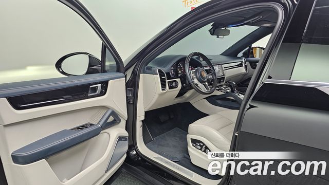 Porsche Cayenne 2020 thumb 10