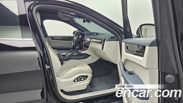 Porsche Cayenne 2020 thumb 11