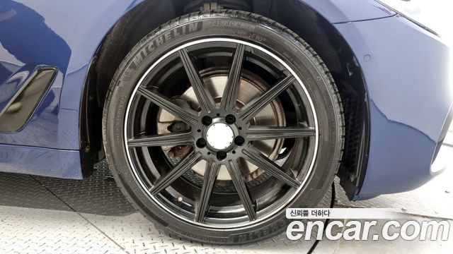BMW 5 серии 2018 thumb 6