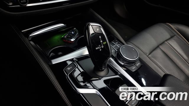 BMW 5 серии 2018 thumb 10