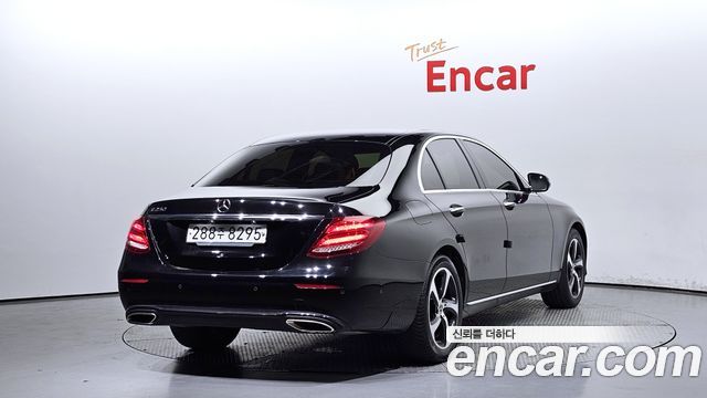 Mercedes-Benz E-Class 2019 thumb 3