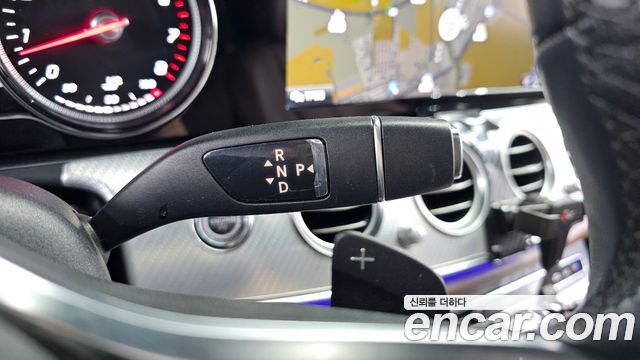 Mercedes-Benz E-Class 2019 thumb 10
