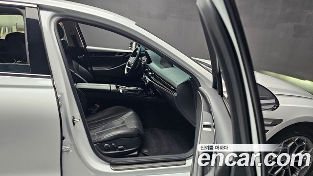 Genesis G80 2022 thumb 10