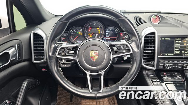 Porsche Cayenne 2015 thumb 11