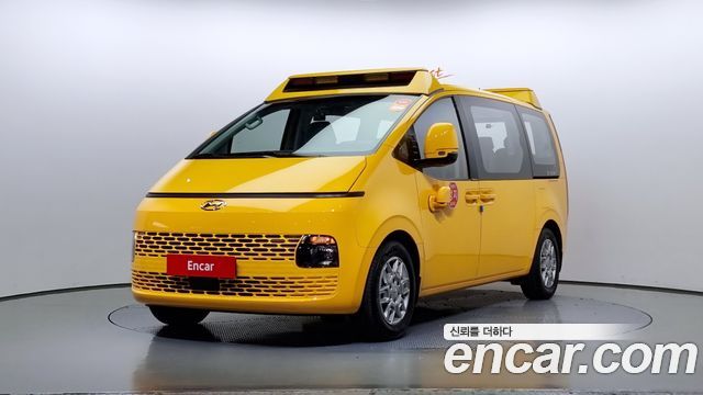 Hyundai Staria 2023 thumb 2