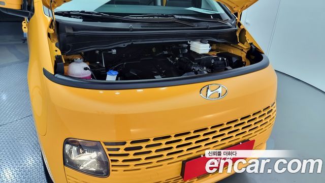 Hyundai Staria 2023 thumb 7