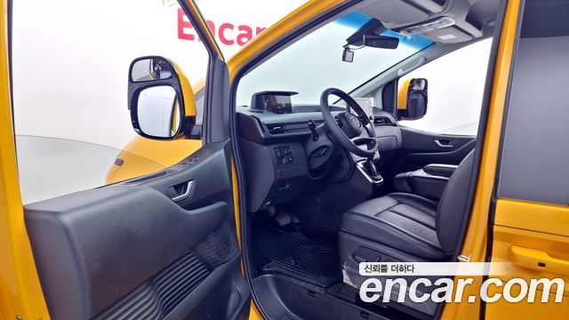 Hyundai Staria 2023 thumb 12