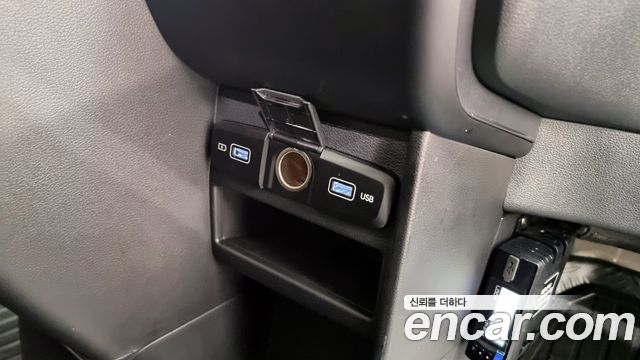 Hyundai Staria 2023 thumb 11