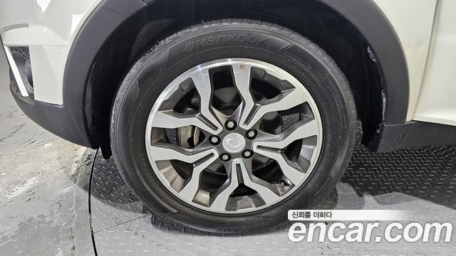 SsangYong Korando 2016 thumb 6
