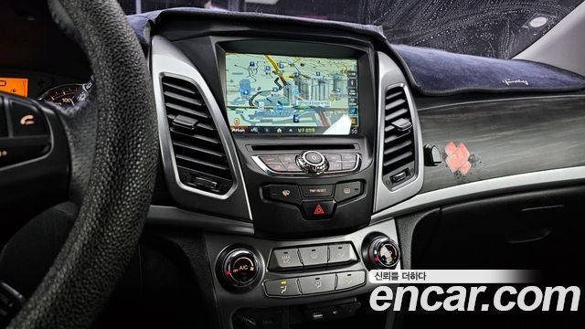 SsangYong Korando 2016 thumb 12