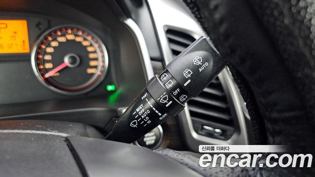 SsangYong Korando 2016 thumb 11