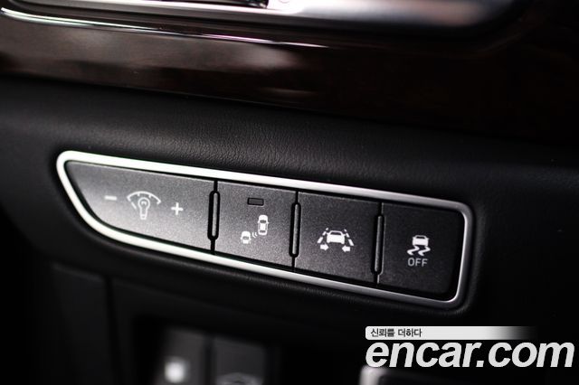 Genesis G90 2018 thumb 7