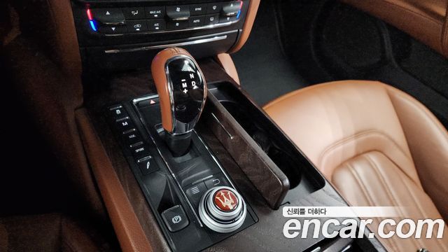 Maserati Quattroporte 2018 thumb 9