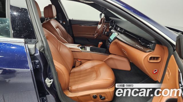 Maserati Quattroporte 2018 thumb 12