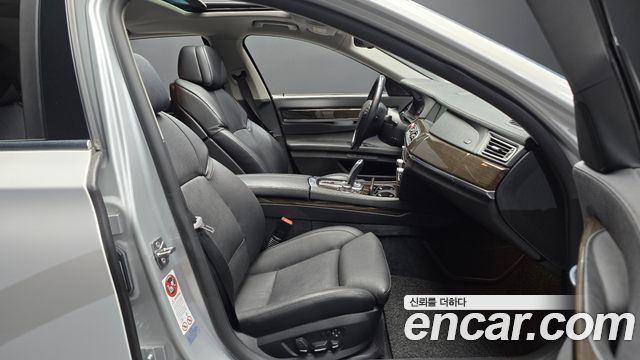 BMW 7 серии 2010 thumb 11