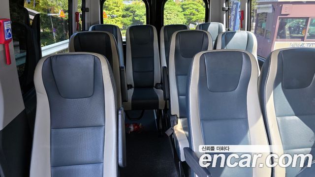 Hyundai Staria 2022 thumb 11