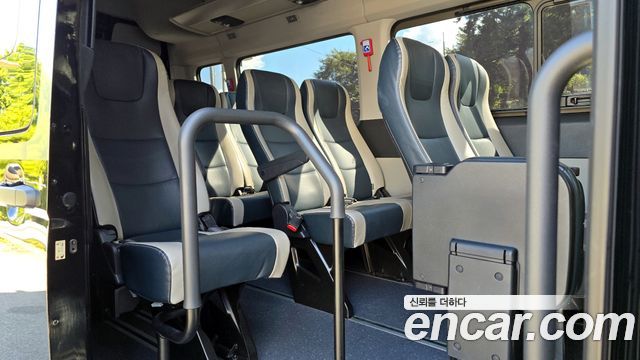 Hyundai Staria 2022 thumb 12