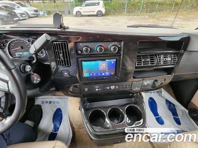 GMC Savana 2020 thumb 8