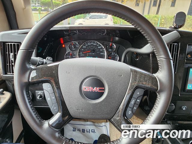 GMC Savana 2020 thumb 10