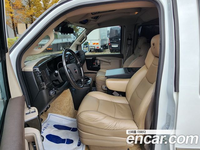 GMC Savana 2020 thumb 11