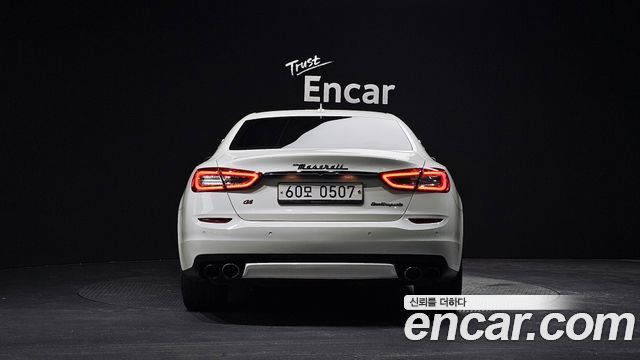 Maserati Quattroporte 2016 thumb 5