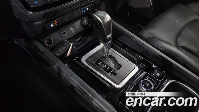 SsangYong Rexton 2017 thumb 10