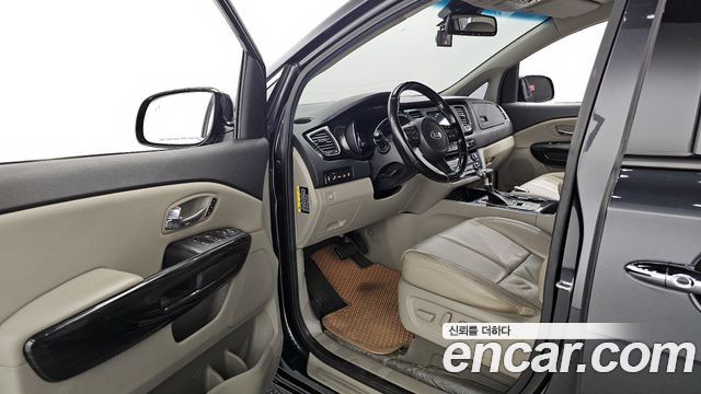 Kia Carnival 2019 thumb 10