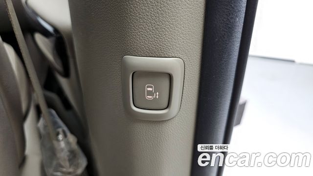 Kia Carnival 2019 thumb 11