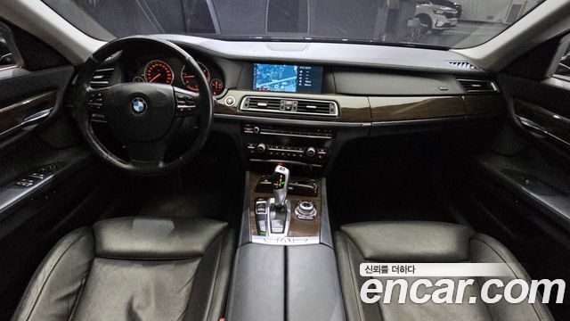 BMW 7 серии 2011 thumb 8