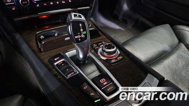 BMW 7 серии 2011 thumb 10