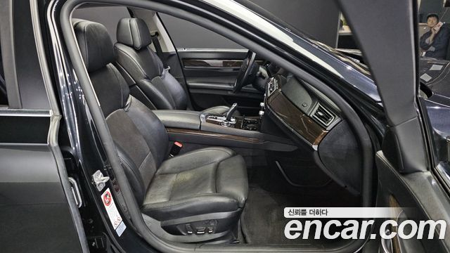 BMW 7 серии 2011 thumb 11