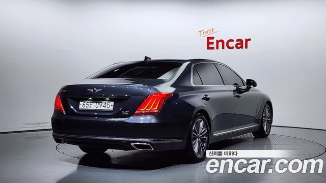 Genesis G90 2016 thumb 3