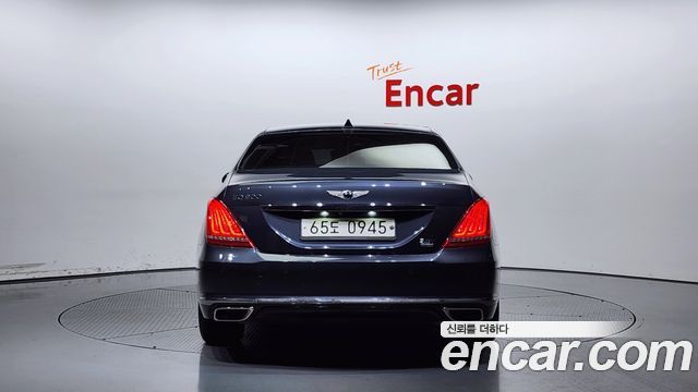 Genesis G90 2016 thumb 5