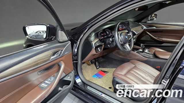 BMW 5 серии 2020 thumb 11