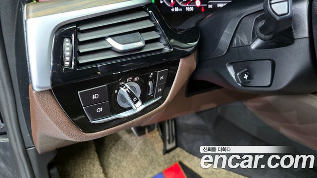 BMW 5 серии 2020 thumb 12