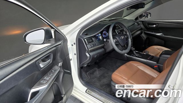 Toyota Camry 2015 thumb 10