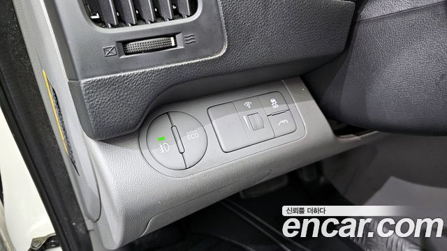 Hyundai Starex 2019 thumb 12